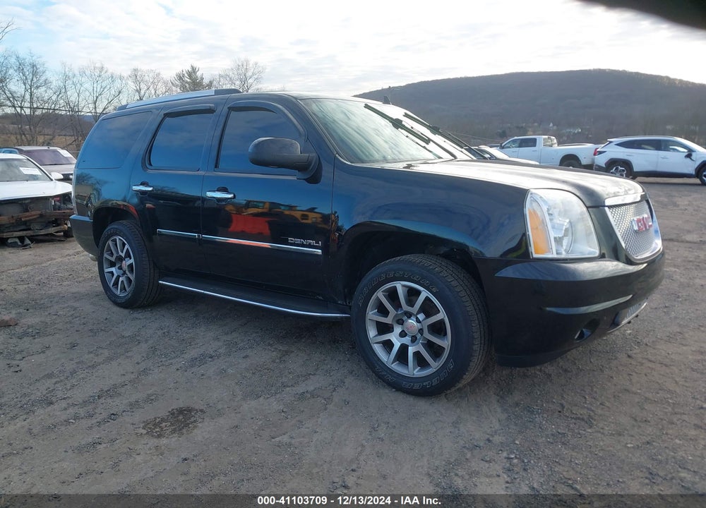 2011 GMC YUKON DENALI VIN: 1GKS2EEF8BR252837