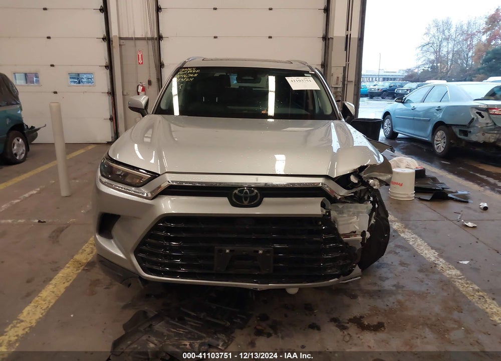 2024 TOYOTA GRAND HIGHLANDER XLE VIN: 5TDAAAB55RS013384