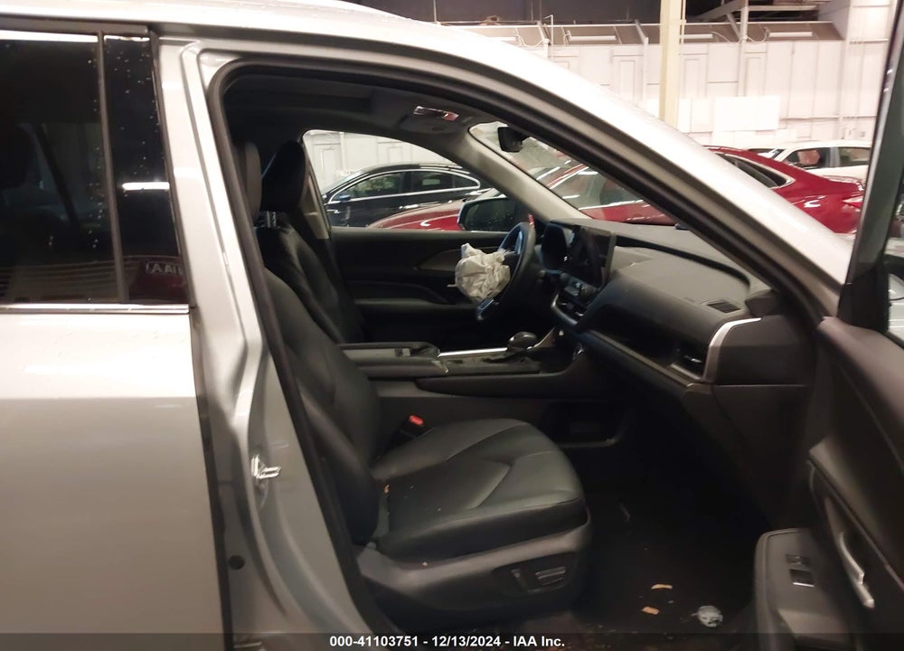2024 TOYOTA GRAND HIGHLANDER XLE VIN: 5TDAAAB55RS013384