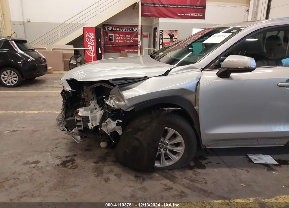 2024 TOYOTA GRAND HIGHLANDER XLE VIN: 5TDAAAB55RS013384