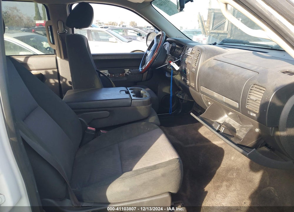 2013 CHEVROLET SILVERADO 1500 LT VIN: 3GCPKSE71DG275565