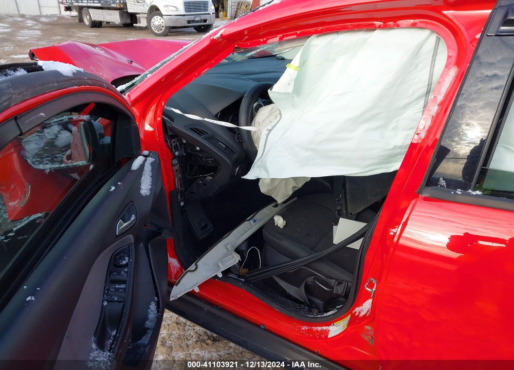 2012 FORD FOCUS SE VIN: 1FAHP3K2XCL124817