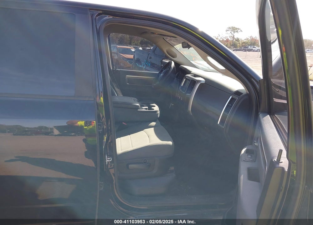 2019 RAM 1500 CLASSIC VIN: 1C6RR7TT4KS606315