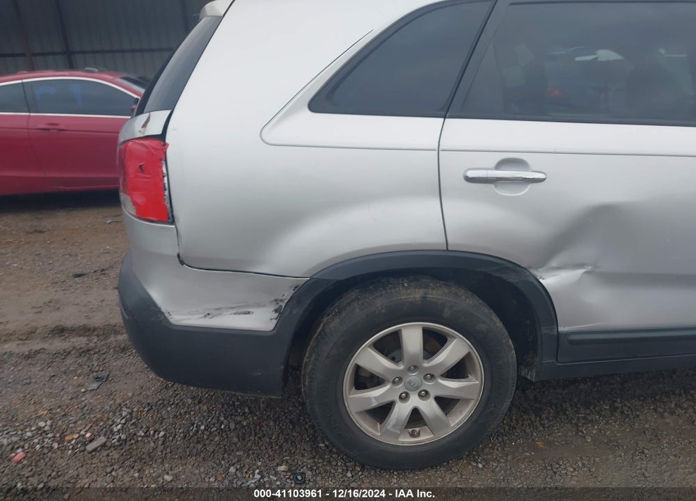 2012 KIA SORENTO LX V6 VIN: 5XYKT4A29CG249905