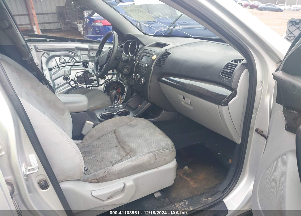 2012 KIA SORENTO LX V6 VIN: 5XYKT4A29CG249905