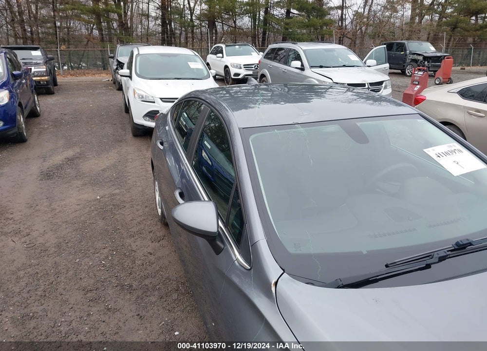 2018 CHEVROLET CRUZE LT AUTO VIN: 1G1BE5SM9J7164694