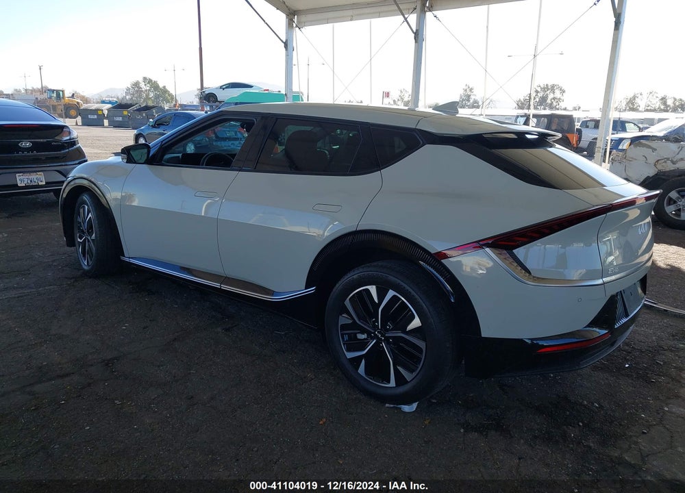 2022 KIA EV6 WIND VIN: KNDC34LA5N5058082