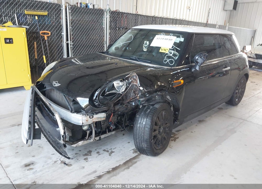 2015 MINI HARDTOP COOPER VIN: WMWXM5C57FT938749