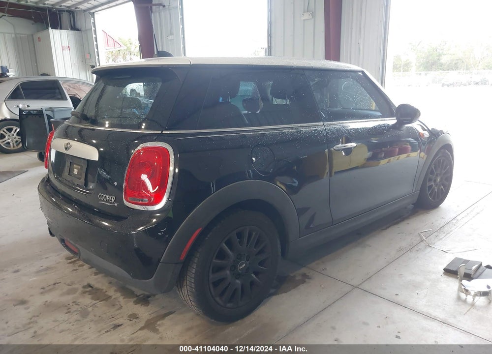 2015 MINI HARDTOP COOPER VIN: WMWXM5C57FT938749