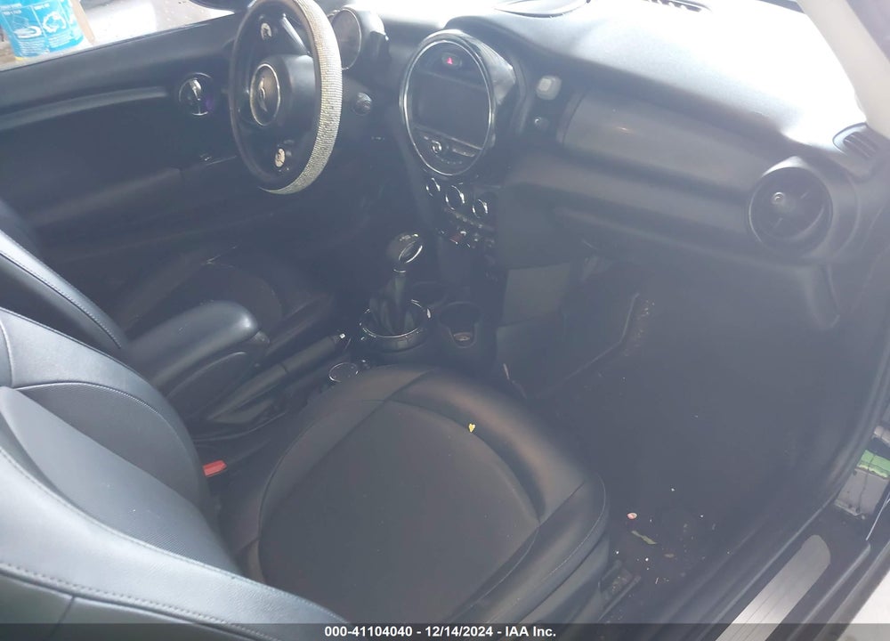 2015 MINI HARDTOP COOPER VIN: WMWXM5C57FT938749