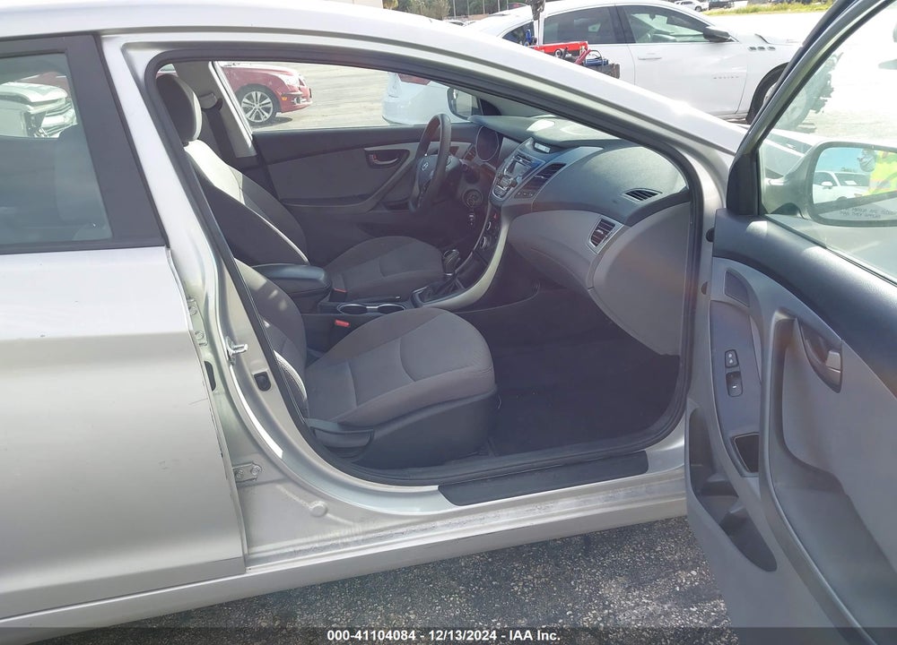 2015 HYUNDAI ELANTRA SE VIN: 5NPDH4AE5FH579560