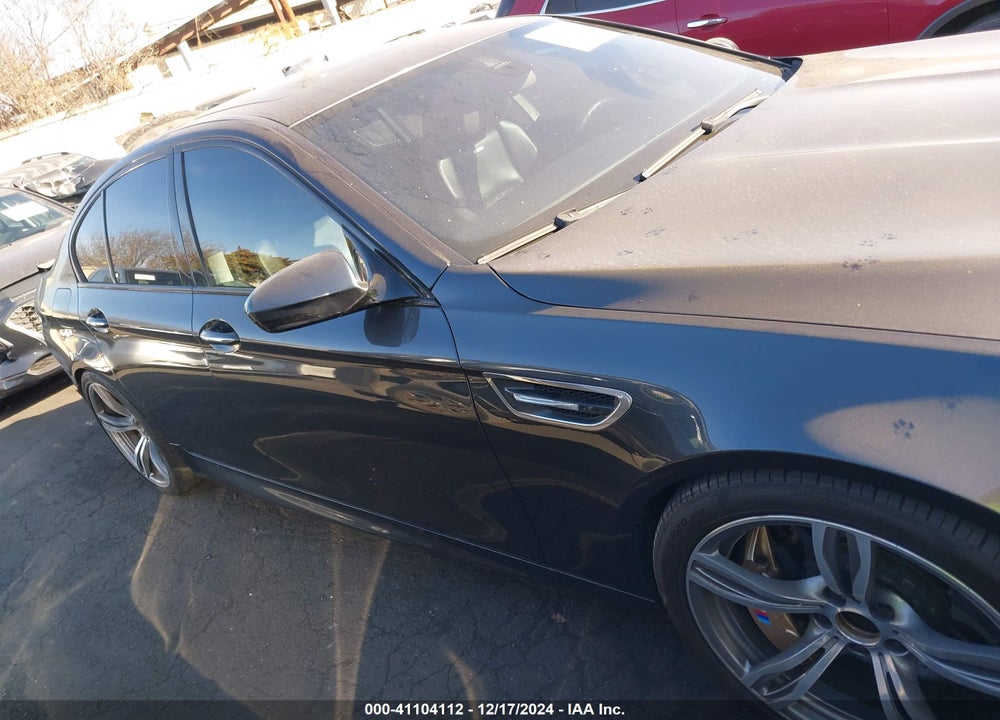 2014 BMW M5 VIN: WBSFV9C55ED592981