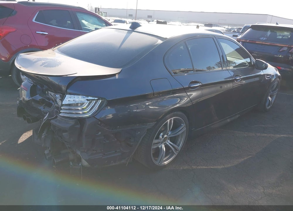 2014 BMW M5 VIN: WBSFV9C55ED592981