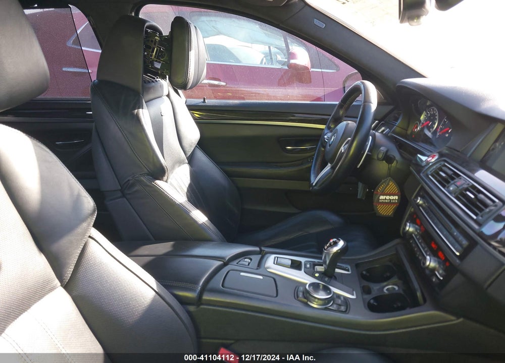 2014 BMW M5 VIN: WBSFV9C55ED592981