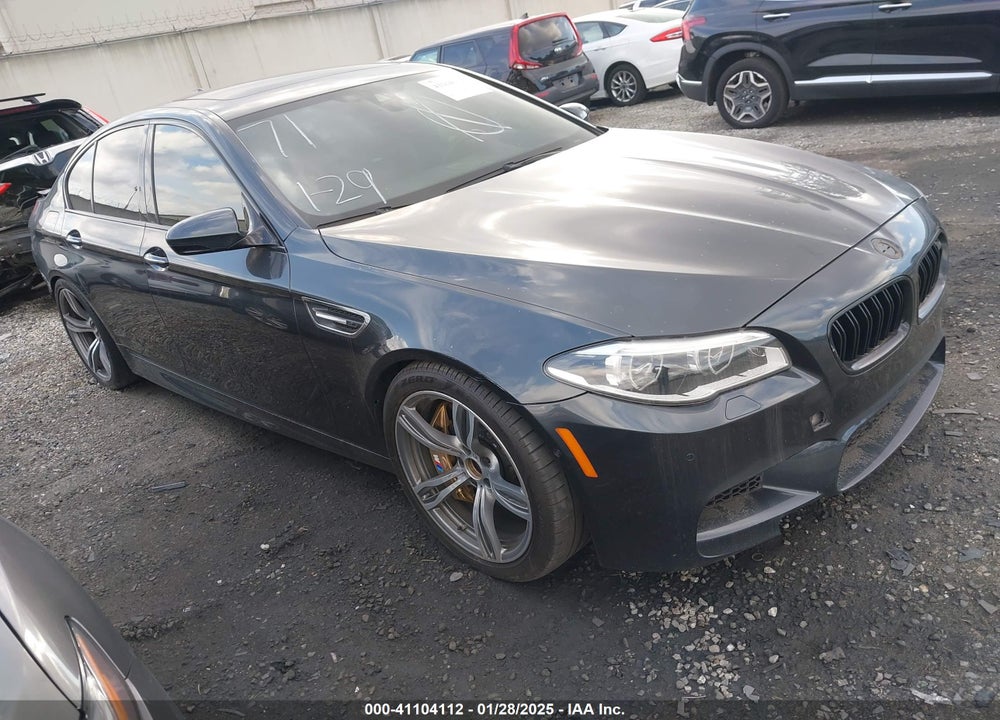 2014 BMW M5 VIN: WBSFV9C55ED592981