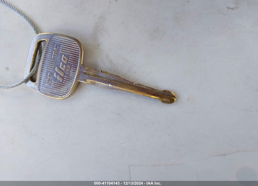 1995 TOYOTA CAMRY LE VIN: JT2SK12E3S0330874