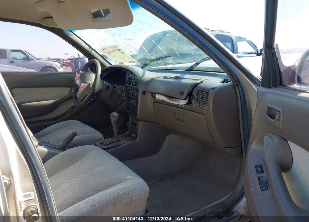 1995 TOYOTA CAMRY LE VIN: JT2SK12E3S0330874