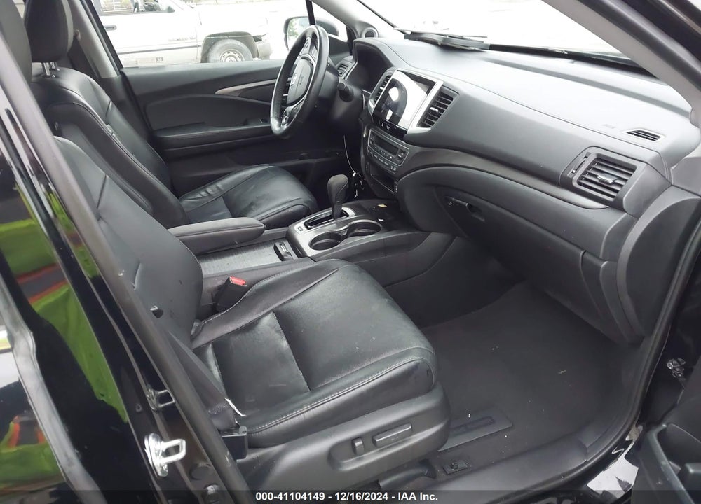 2018 HONDA PILOT EX-L VIN: 5FNYF6H51JB004324