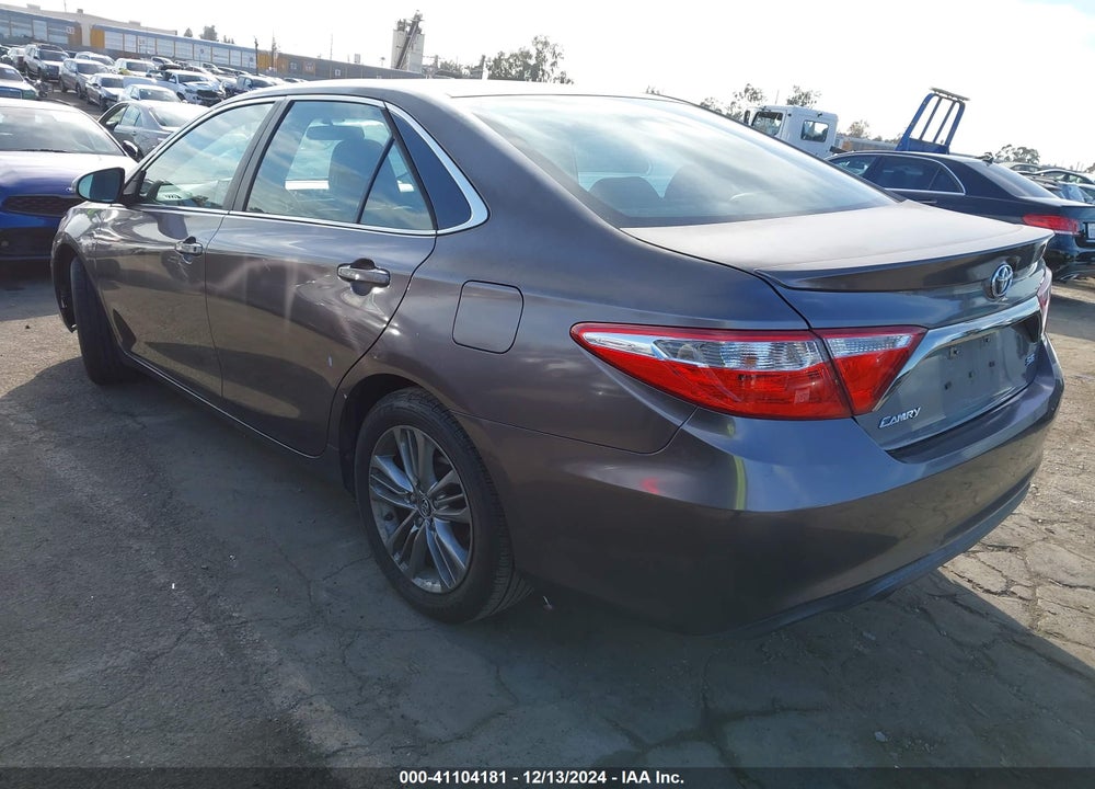2015 TOYOTA CAMRY SE VIN: 4T1BF1FK8FU037543