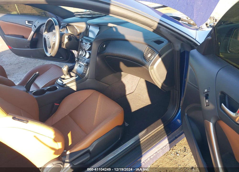2016 HYUNDAI GENESIS VIN: KMHHU6KJ4GU132807