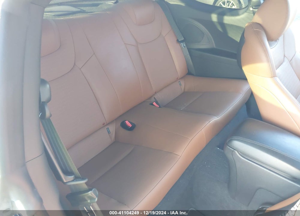 2016 HYUNDAI GENESIS VIN: KMHHU6KJ4GU132807