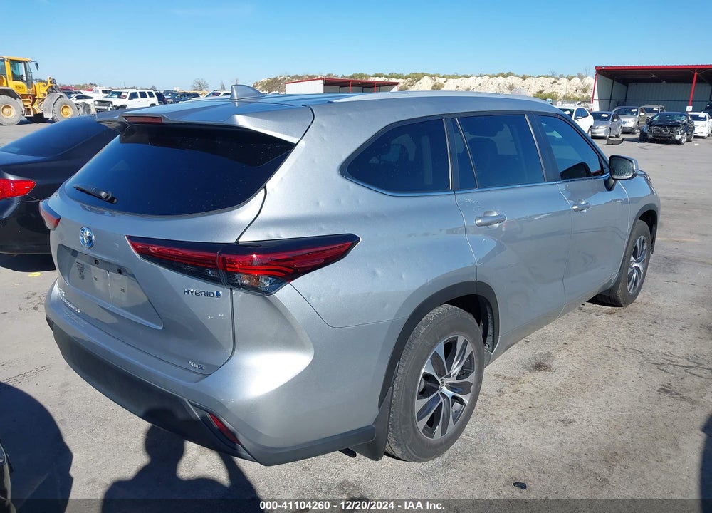 2023 TOYOTA HIGHLANDER HYBRID XLE VIN: 5TDKBRCH3PS136588