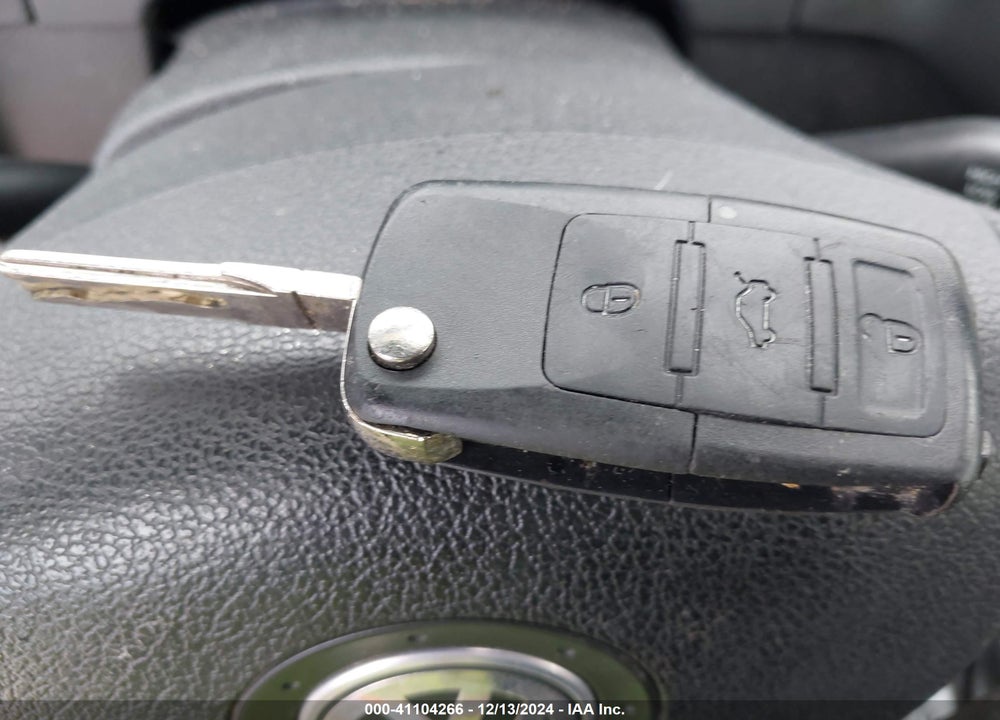 2009 VOLKSWAGEN TIGUAN S/SE/SEL VIN: WVGAV75N39W002057