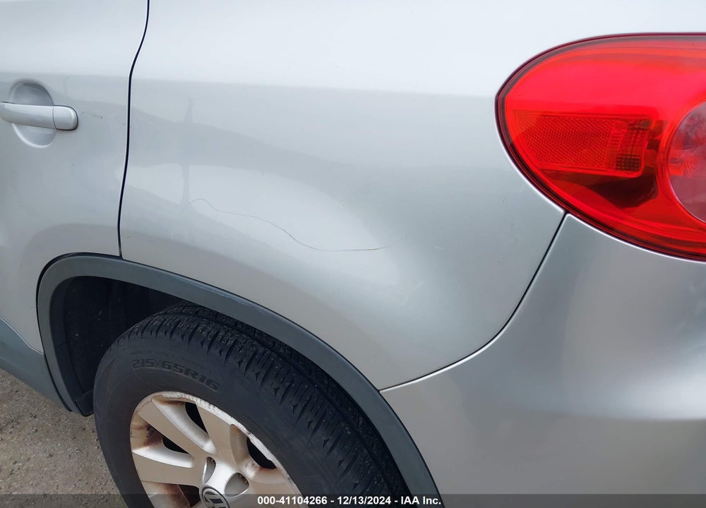 2009 VOLKSWAGEN TIGUAN S/SE/SEL VIN: WVGAV75N39W002057