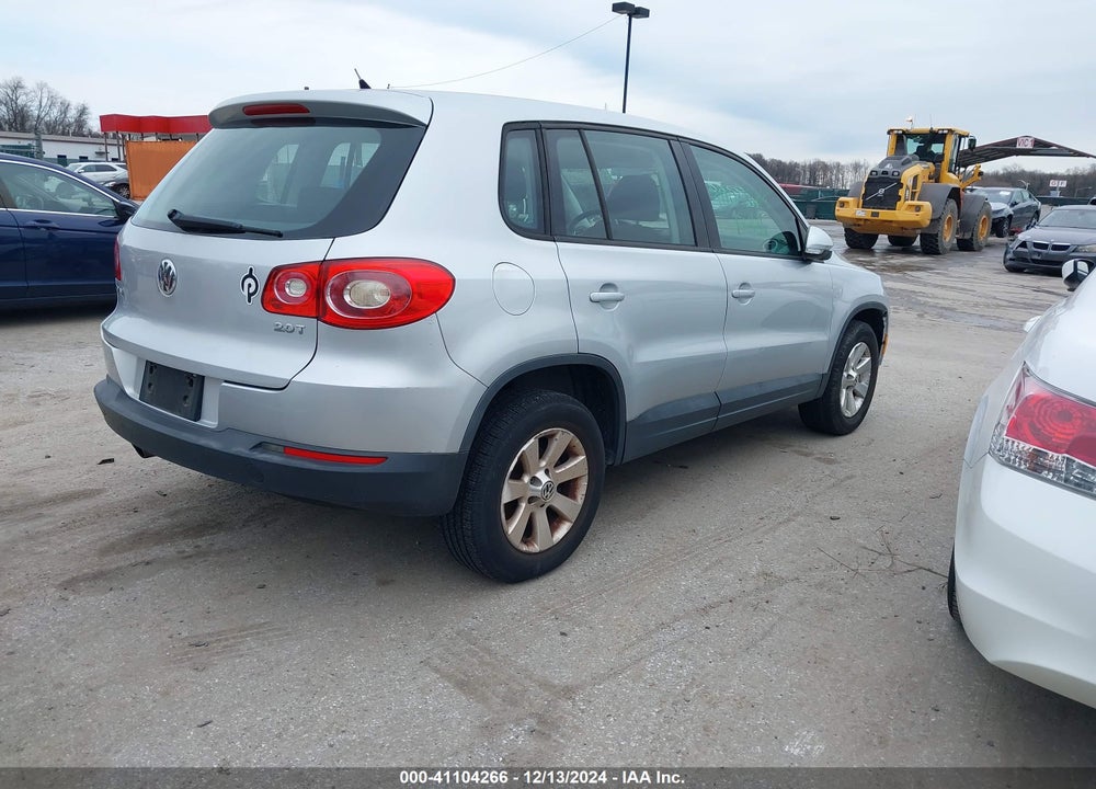 2009 VOLKSWAGEN TIGUAN S/SE/SEL VIN: WVGAV75N39W002057