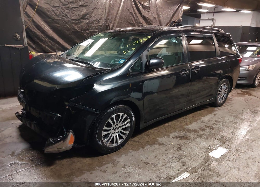 2019 TOYOTA SIENNA XLE 8 PASSENGER VIN: 5TDYZ3DC9KS980228