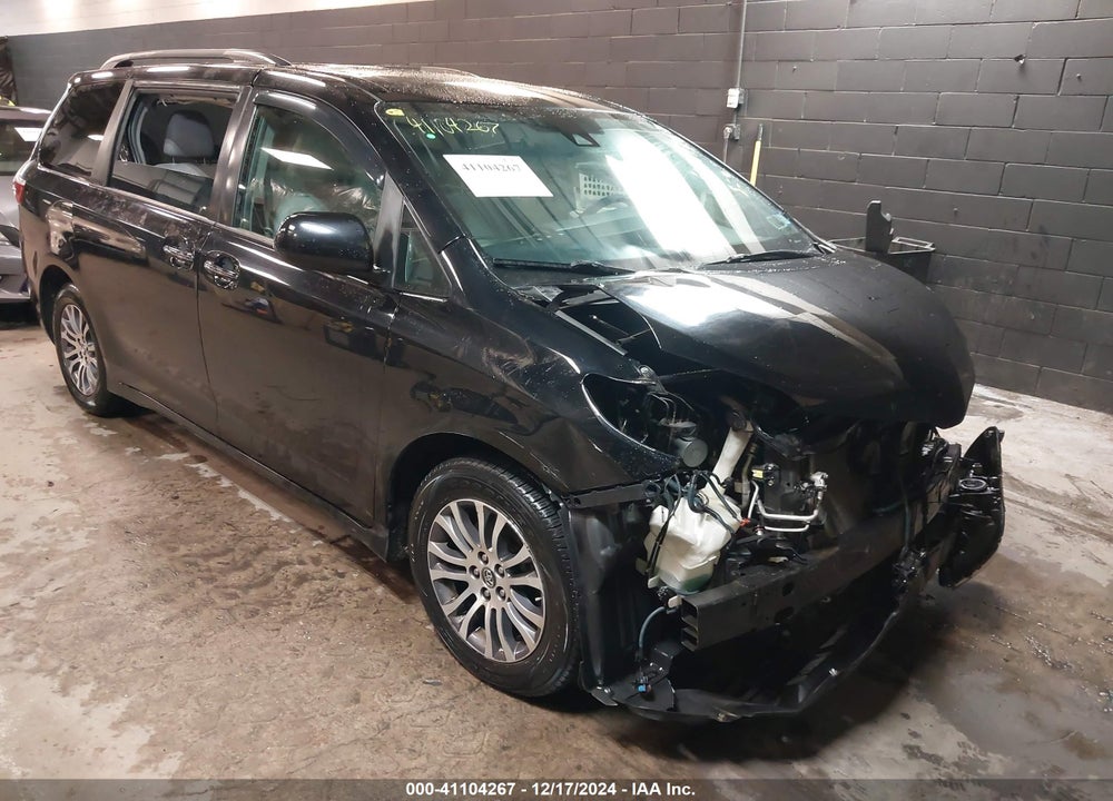 2019 TOYOTA SIENNA XLE 8 PASSENGER VIN: 5TDYZ3DC9KS980228
