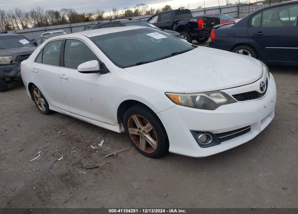 2014 TOYOTA CAMRY SE VIN: 4T1BF1FK9EU418736
