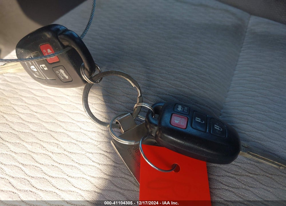 2014 TOYOTA COROLLA LE VIN: 5YFBURHE5EP100805