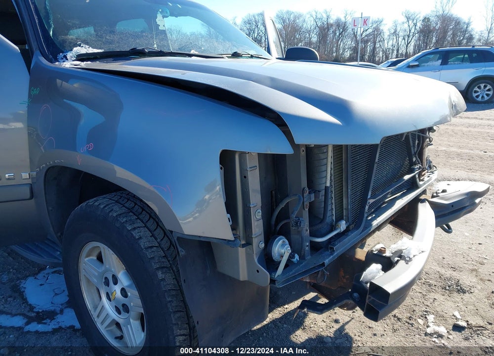 2008 CHEVROLET TAHOE LS VIN: 1GNFK13078J180838