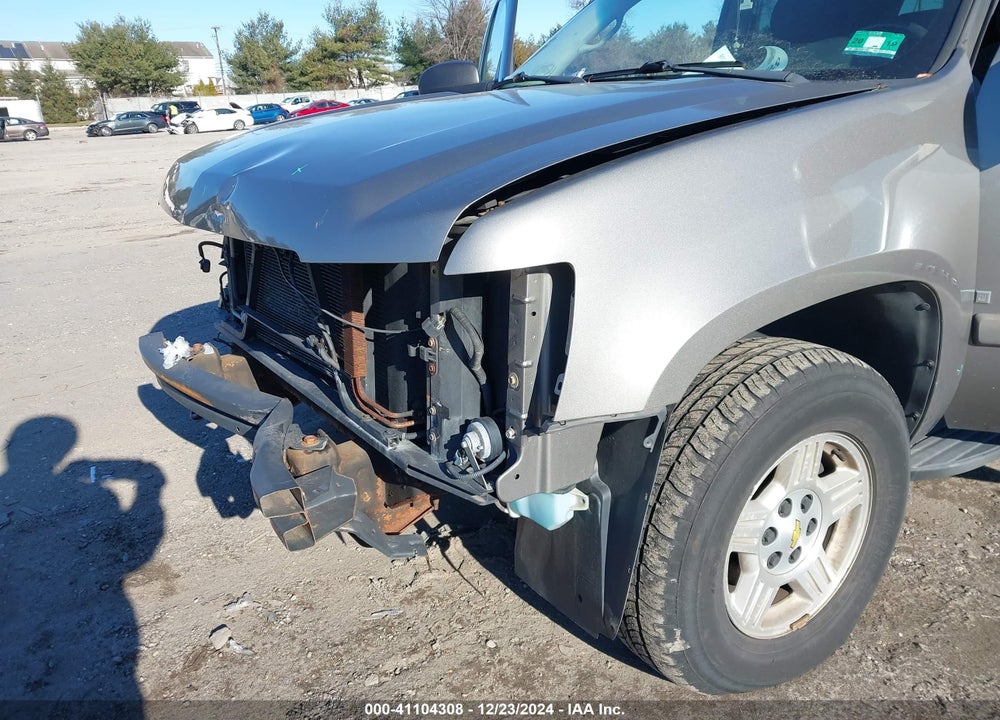 2008 CHEVROLET TAHOE LS VIN: 1GNFK13078J180838