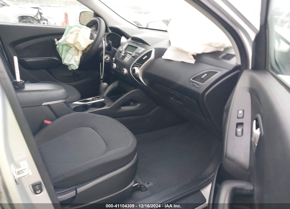 2013 HYUNDAI TUCSON GL VIN: KM8JT3AB5DU740277