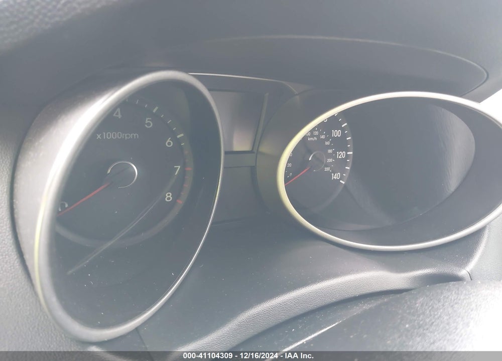 2013 HYUNDAI TUCSON GL VIN: KM8JT3AB5DU740277
