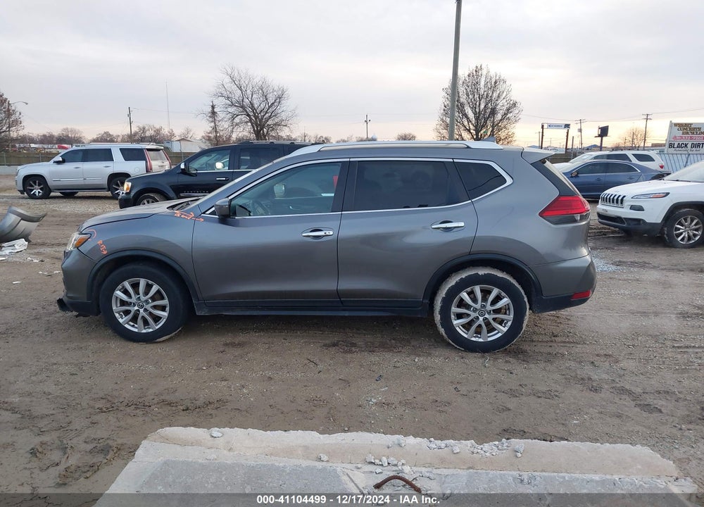 2017 NISSAN ROGUE SV VIN: KNMAT2MT4HP571456