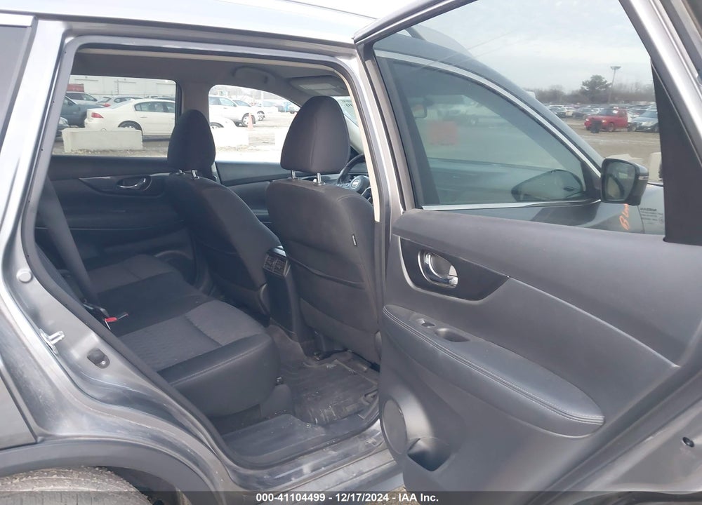 2017 NISSAN ROGUE SV VIN: KNMAT2MT4HP571456