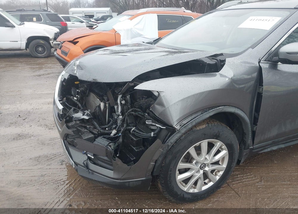 2017 NISSAN ROGUE SV VIN: KNMAT2MV0HP614420