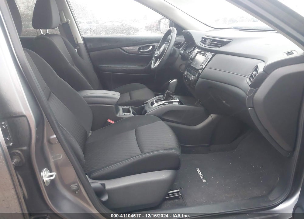 2017 NISSAN ROGUE SV VIN: KNMAT2MV0HP614420
