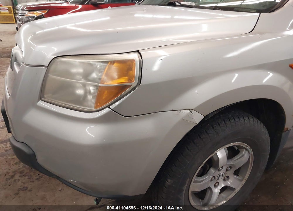 2006 HONDA PILOT EX VIN: 5FNYF28456B005869