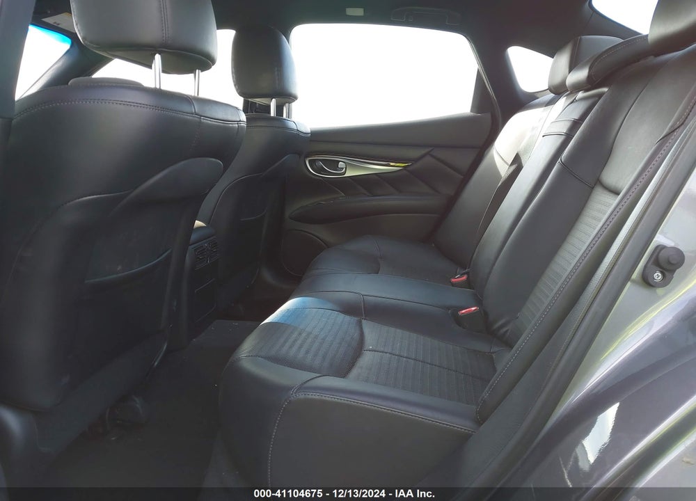 2015 INFINITI Q70 3.7 VIN: JN1BY1AP7FM542381