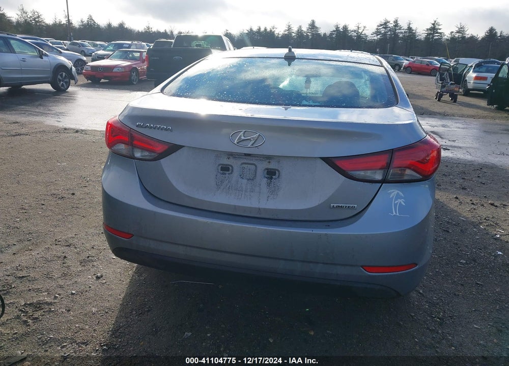 2015 HYUNDAI ELANTRA VIN: 5NPDH4AE8FH624605
