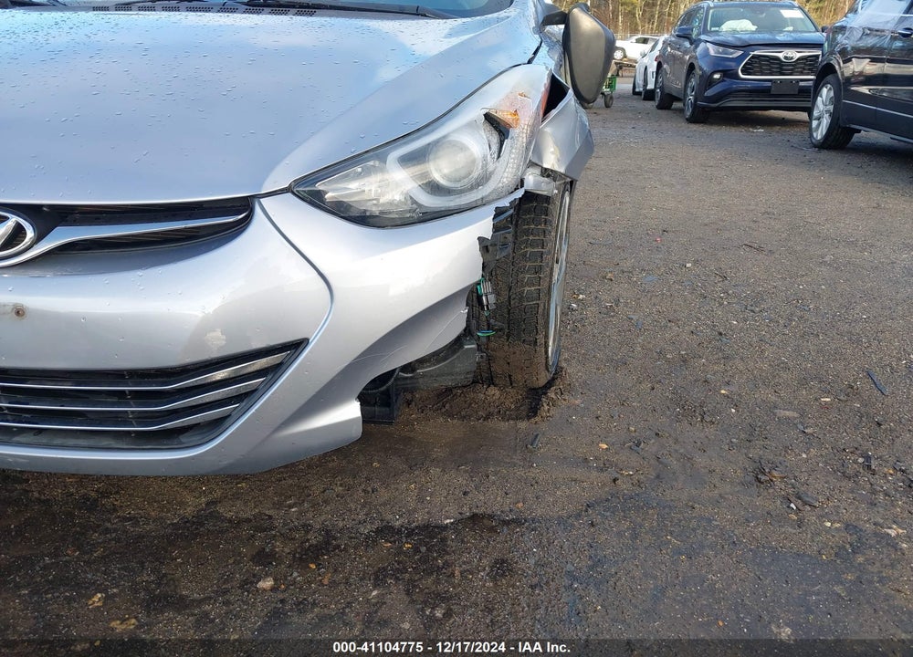 2015 HYUNDAI ELANTRA VIN: 5NPDH4AE8FH624605
