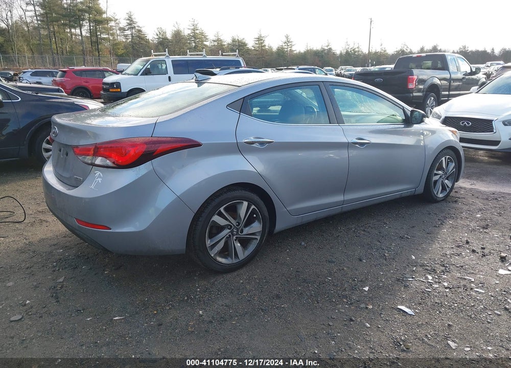 2015 HYUNDAI ELANTRA VIN: 5NPDH4AE8FH624605