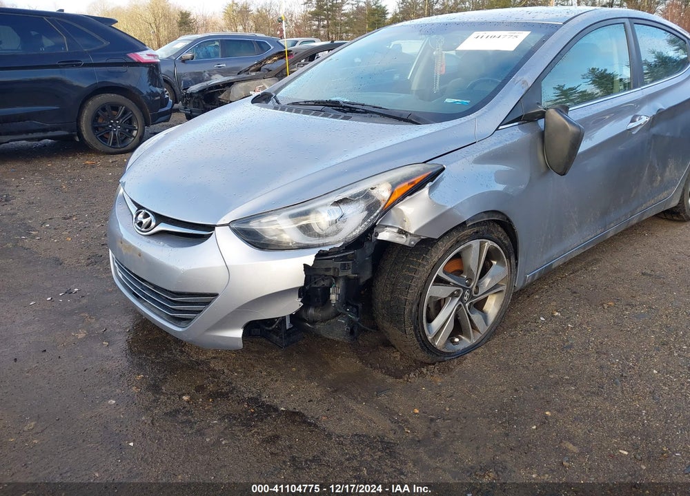 2015 HYUNDAI ELANTRA VIN: 5NPDH4AE8FH624605