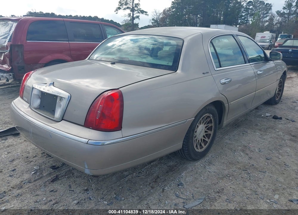 2001 LINCOLN TOWN CAR SIGNATURE VIN: 1LNHM82W61Y650540