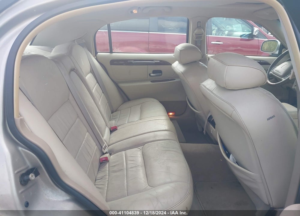 2001 LINCOLN TOWN CAR SIGNATURE VIN: 1LNHM82W61Y650540