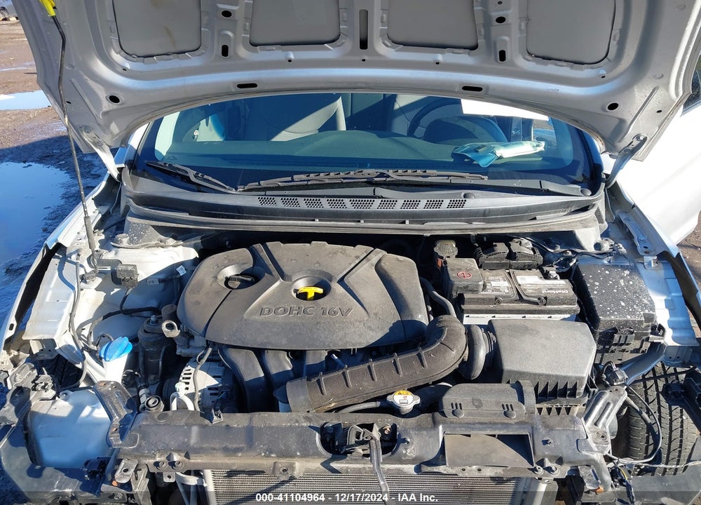 2014 HYUNDAI ELANTRA SE VIN: 5NPDH4AE8EH473120